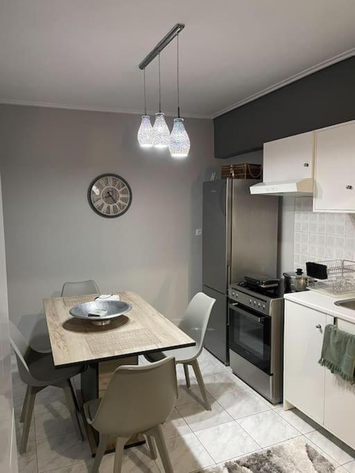 Central Modern Apartment Волос Экстерьер фото