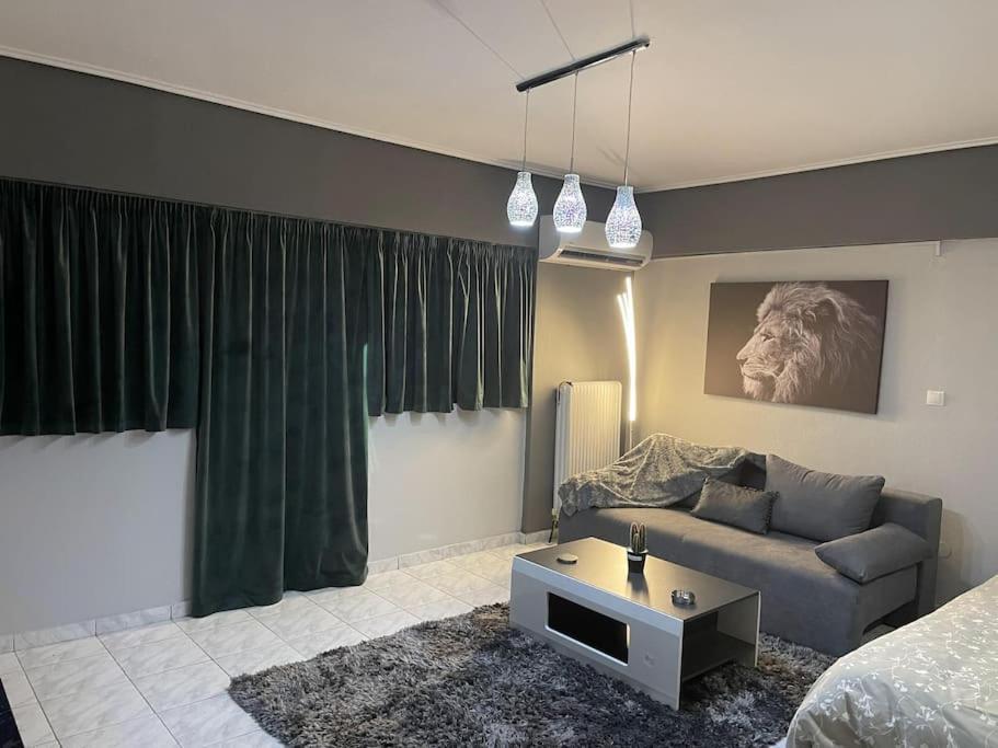 Central Modern Apartment Волос Экстерьер фото