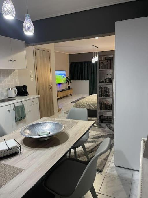 Central Modern Apartment Волос Экстерьер фото