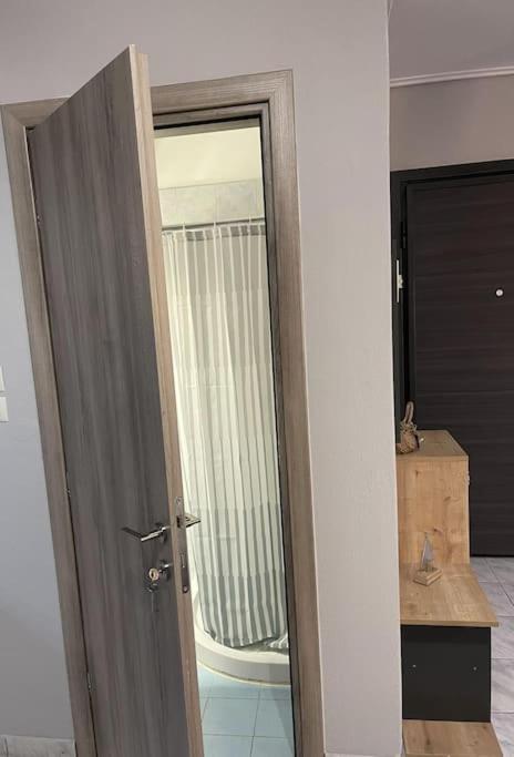 Central Modern Apartment Волос Экстерьер фото